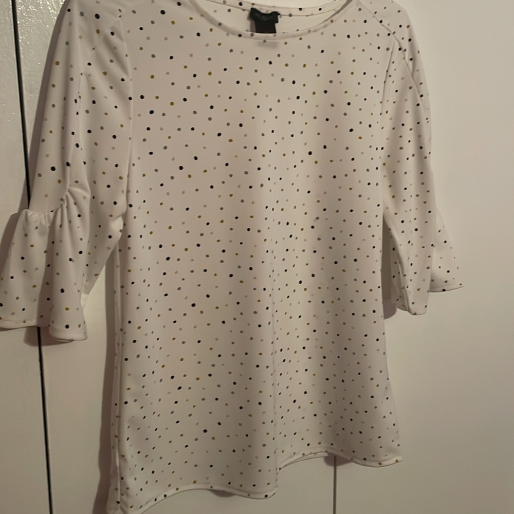 Three-quarter length Ann Taylor blouse. - Picture 3 of 5